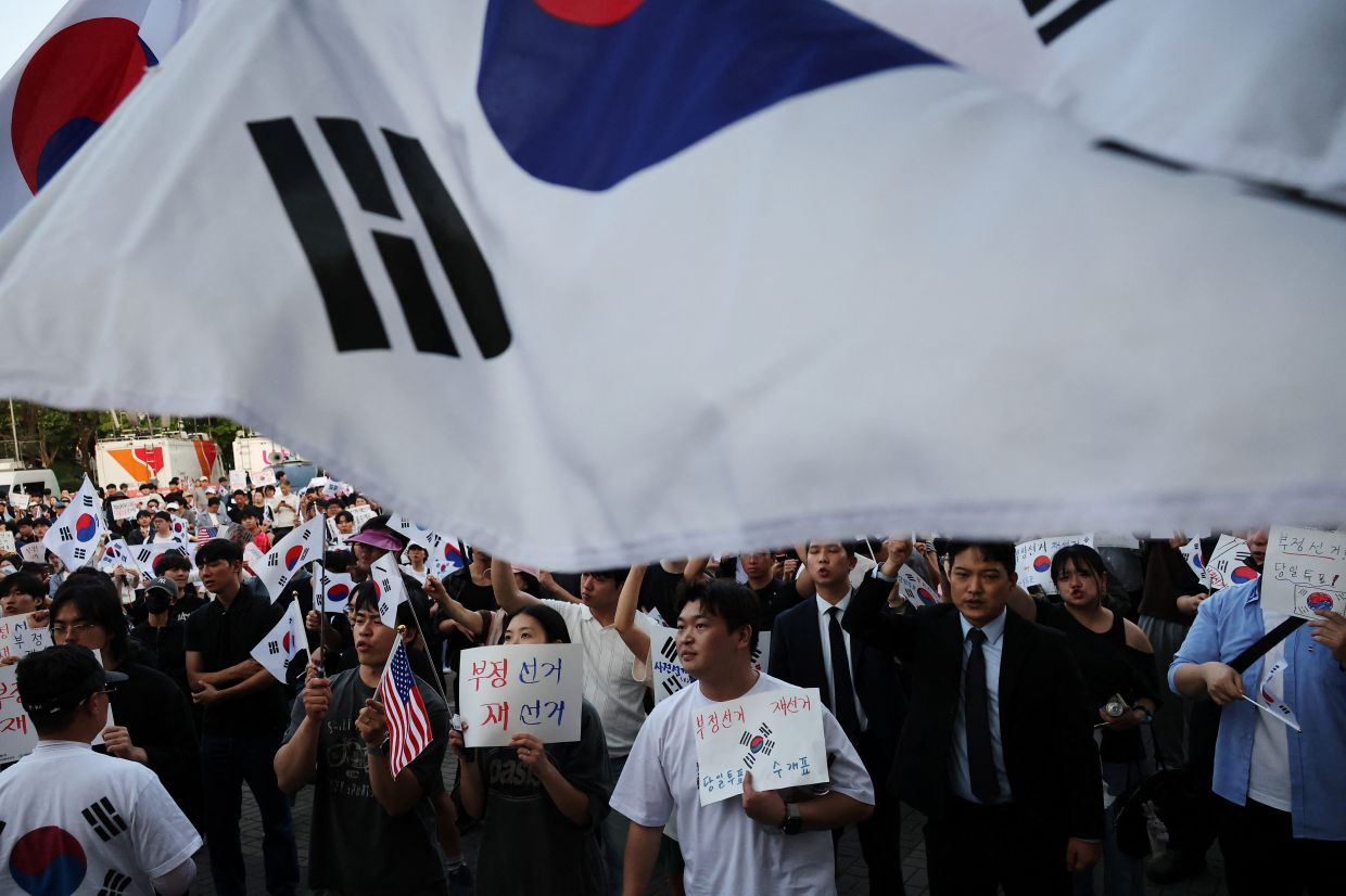 South Korea's President Lee Seeks Balance Between Election Protest Rights and Public Order