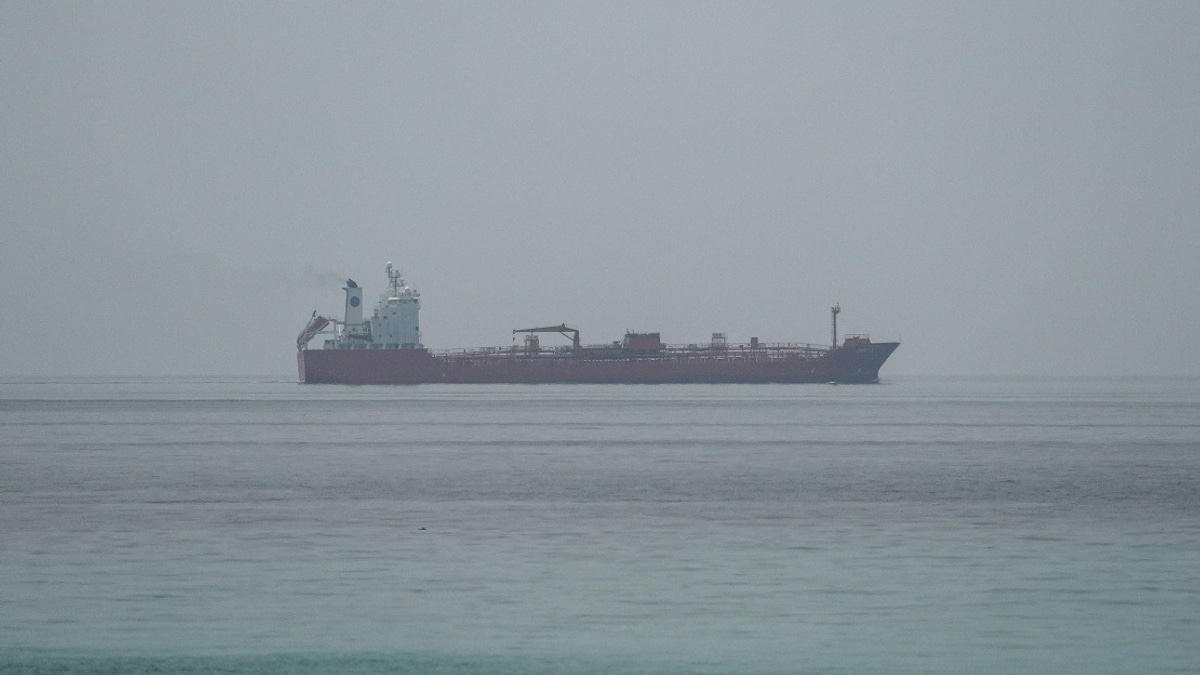 Oman Pledges Free Transit Through Strait of Hormuz Under New Iran-US Deal