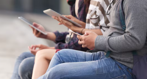 Australian Watchdog Warns of Rising Sexual Extortion Targeting Young Men Online