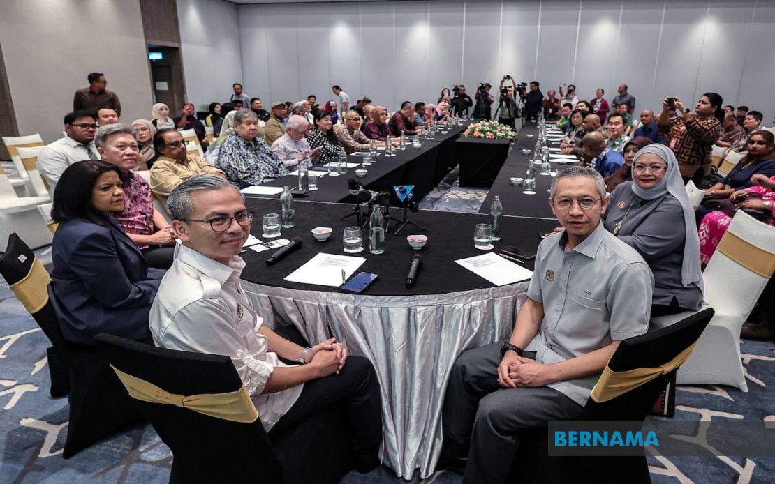 Fahmi Proposes Regular Media Retreats at HAWANA to Strengthen Industry Dialogue