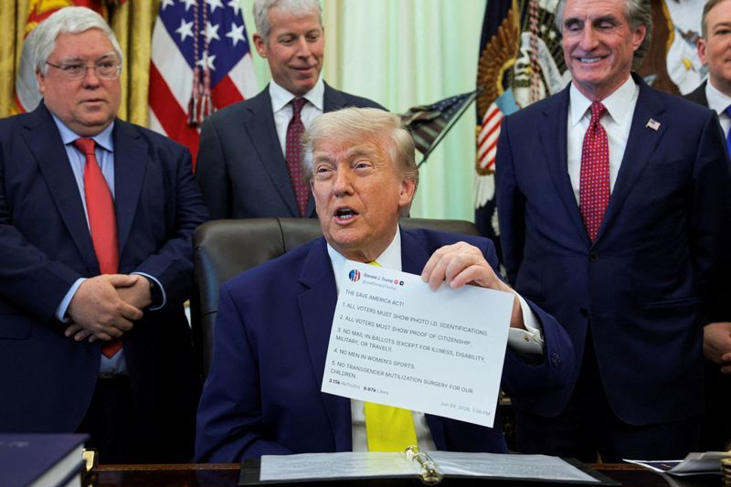 Trump Faces Legal Challenge Over Paid-Access Truth Social Feed Service