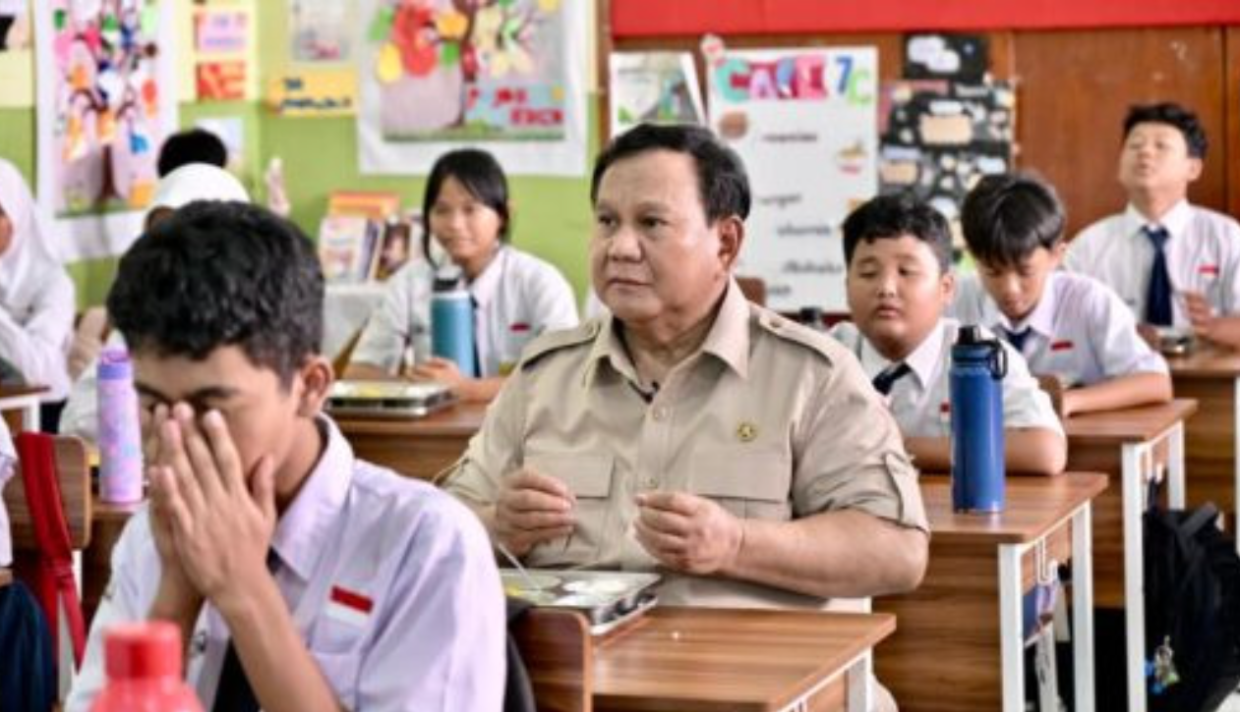 Indonesia's Free Meals Scheme Under Fire as Rights Watchdog Flags Implementation Crisis
