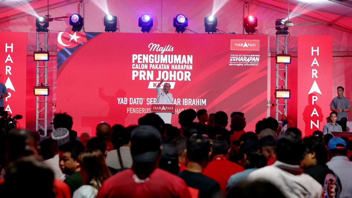 Anwar Ibrahim calls for Johor election to stay clear of royal institutions in political contest