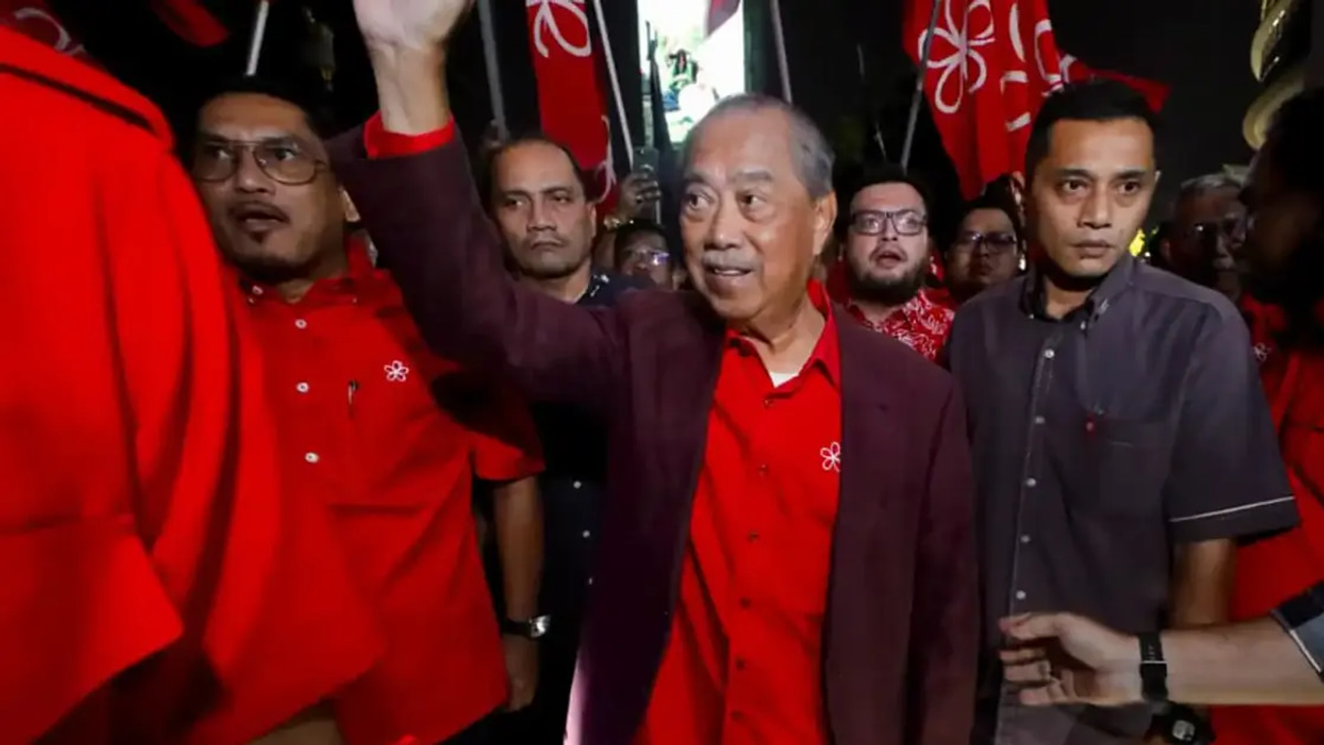 Muhyiddin Musters Support Ahead of Crucial Bersatu Strategy Session