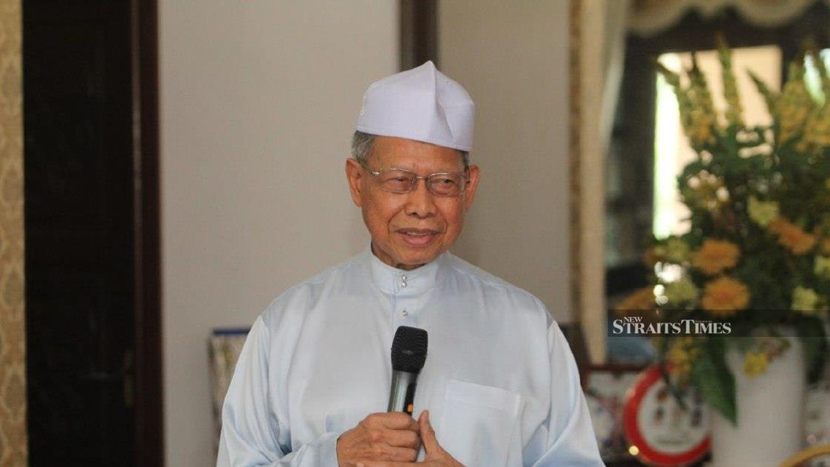 Mustapa Mohamed Rules Out Candidacy in Forthcoming General Election