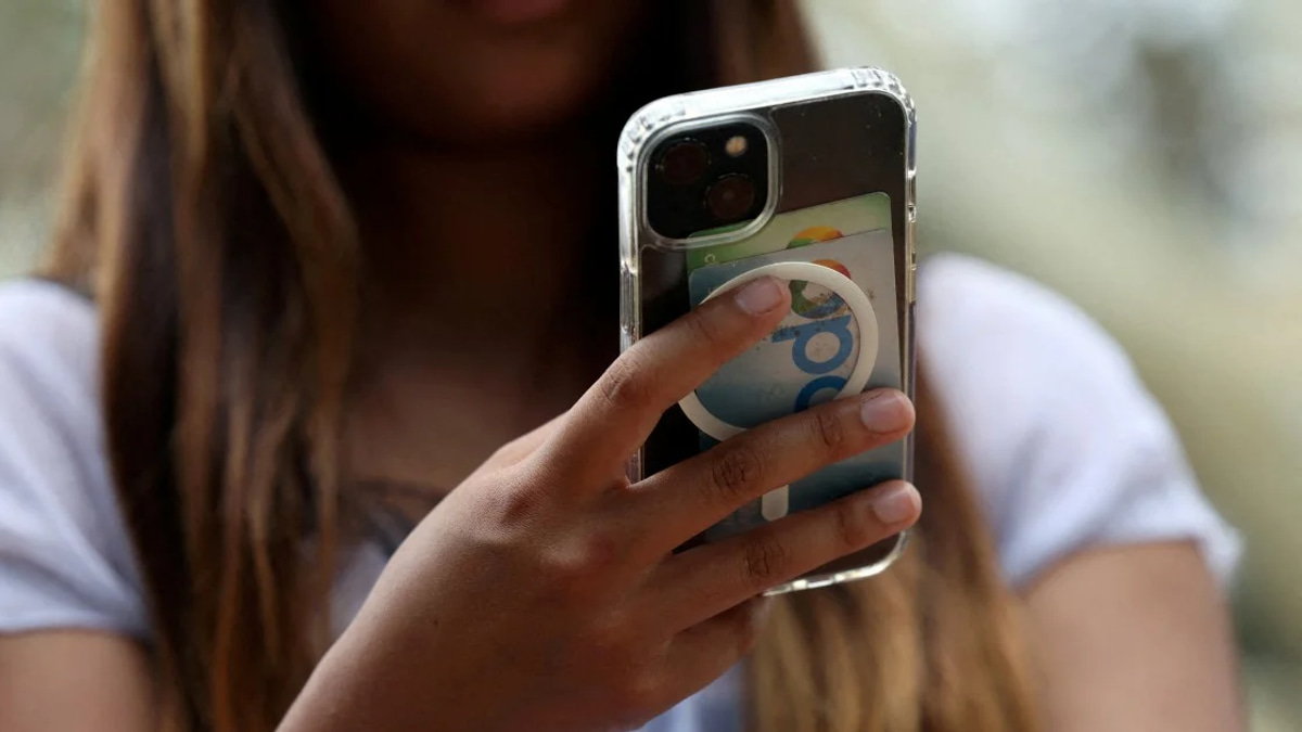 Australia empowers regulator to enforce youth social media restrictions against tech giants