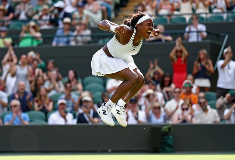 Gauff edges past Sierra in thriller to advance at Wimbledon