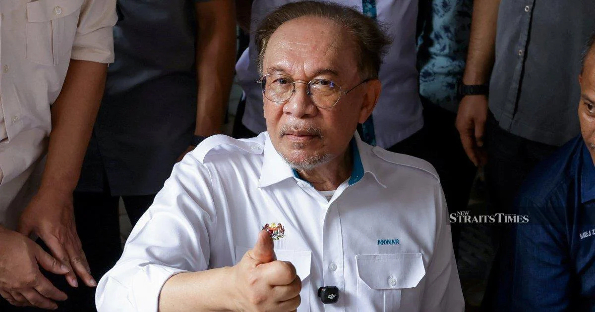 Anwar Ibrahim Tops Merdeka Centre Popularity Survey as Public Backing Strengthens