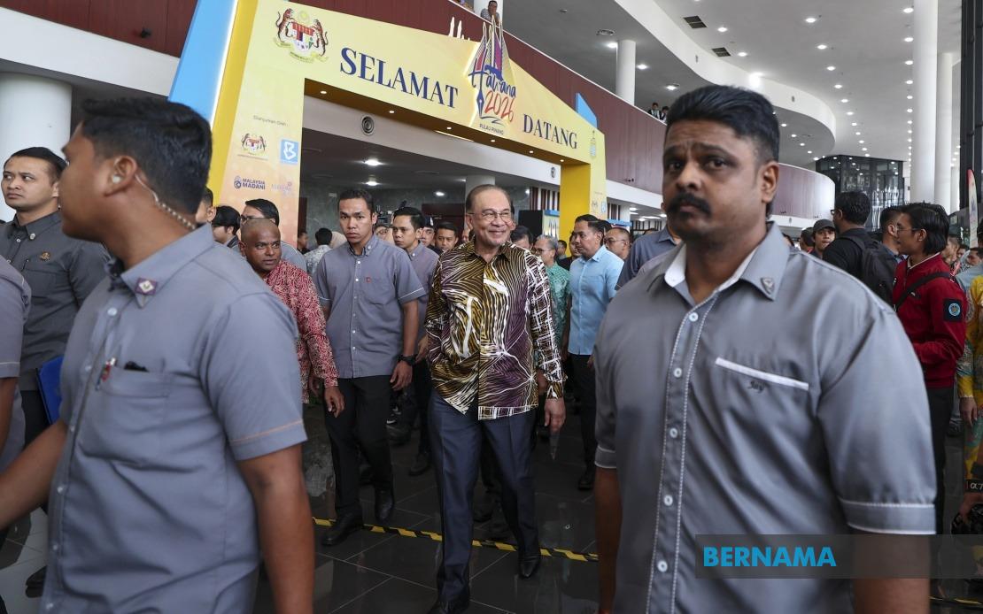 Anwar Ibrahim Officiates HAWANA 2026 Celebration in Penang, Honouring Media Contributions