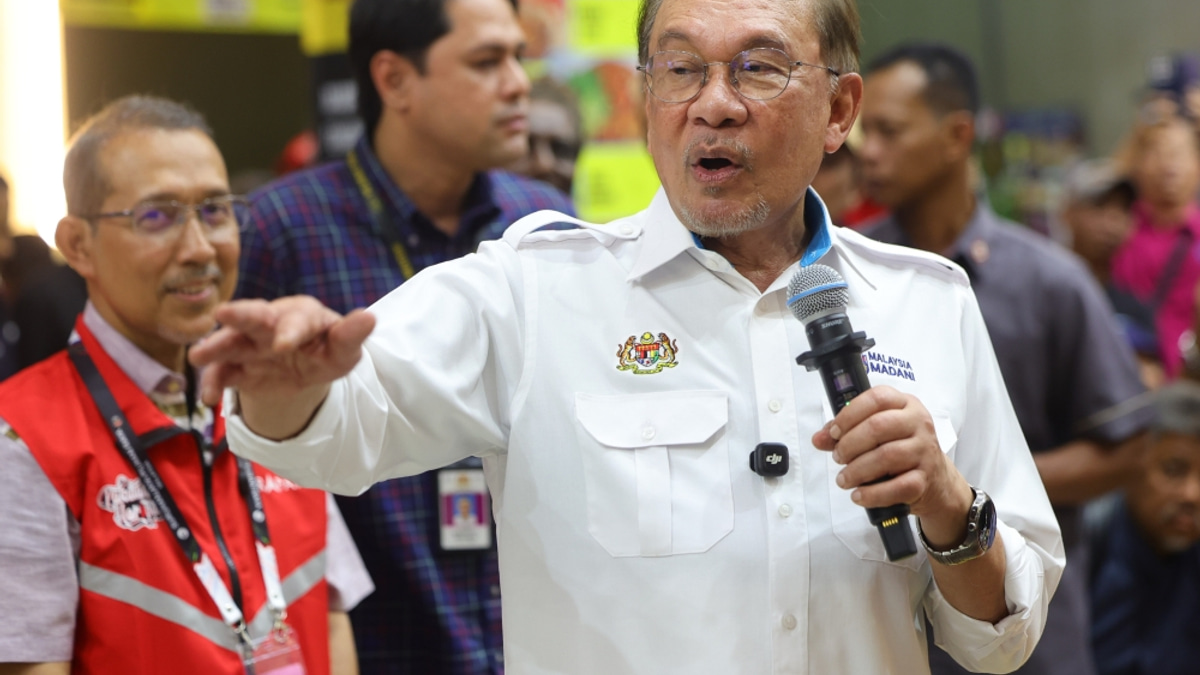 Anwar Intensifies Negeri Sembilan Push as Campaign Enters Final Sprint