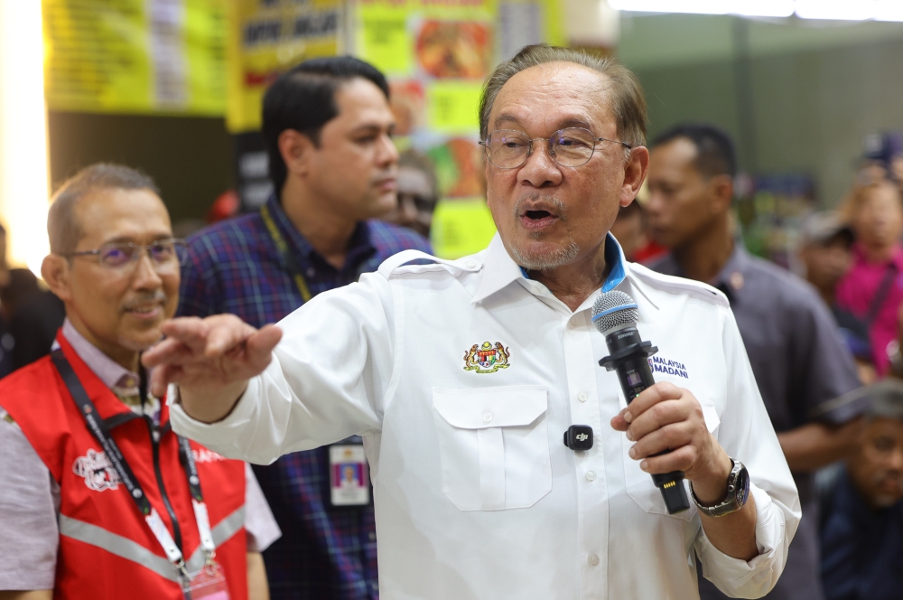 Anwar Intensifies Negeri Sembilan Push as Campaign Enters Final Sprint