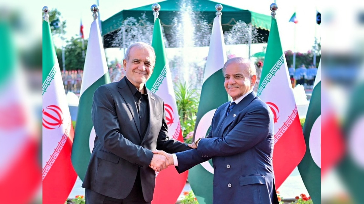 Pakistan Backs Iran's Missile Rights as Pezeshkian Visits Islamabad