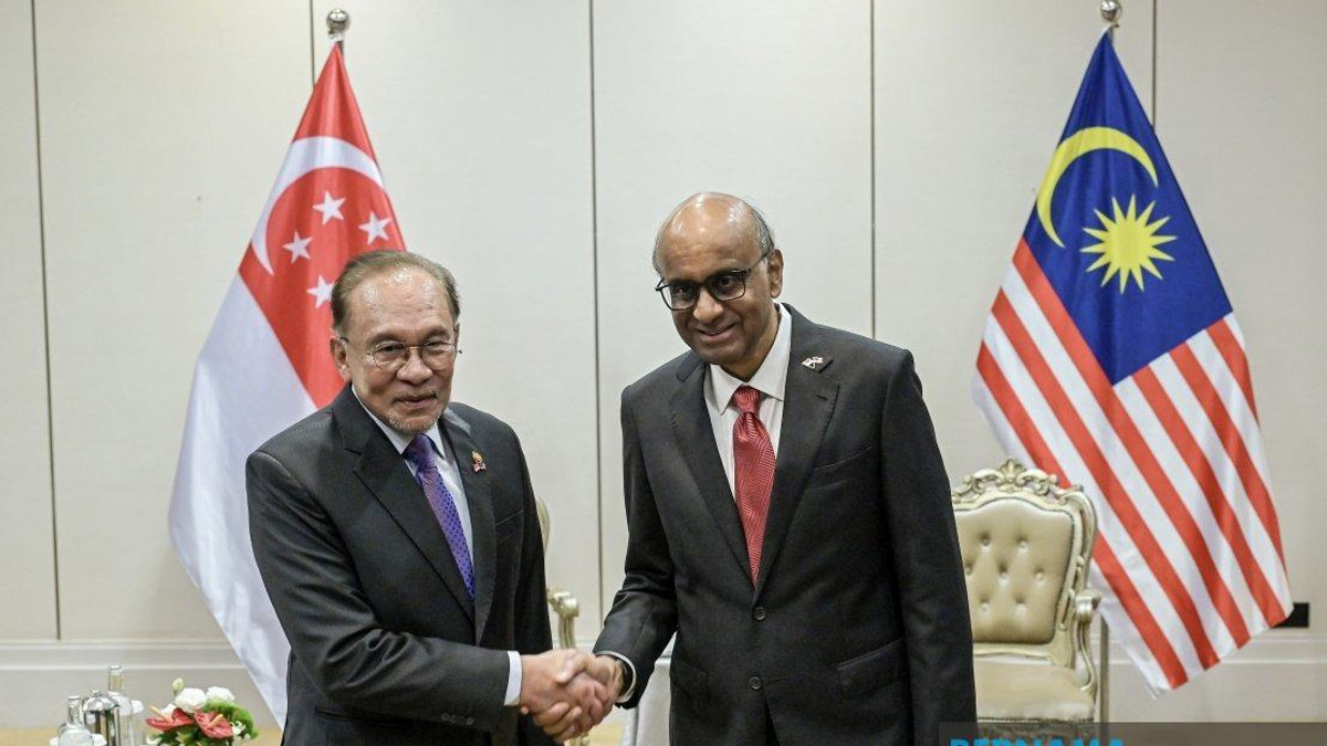 Anwar Meets Singapore President Tharman During State Visit