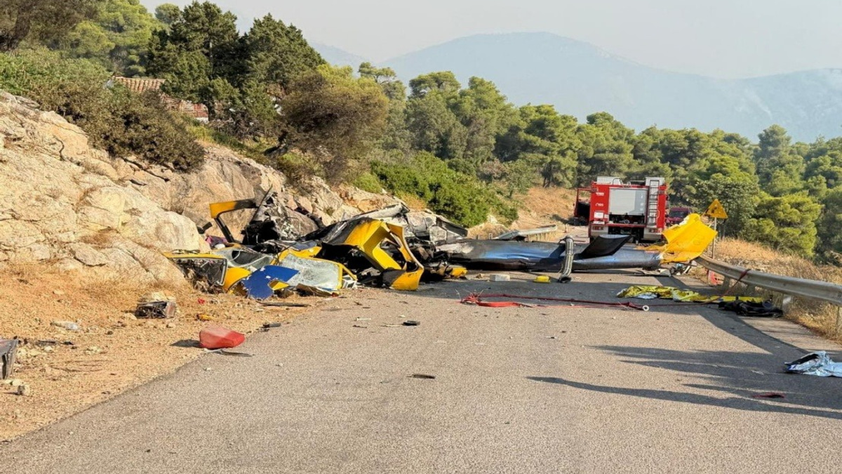 Two Dead as Firefighting Helicopters Collide During Greek Wildfire Operations
