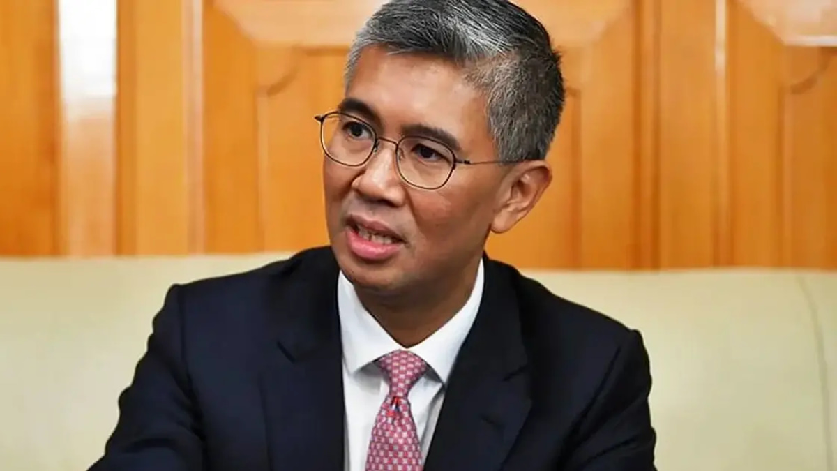 Tengku Zafrul Takes Stand in Muhyiddin Corruption Case