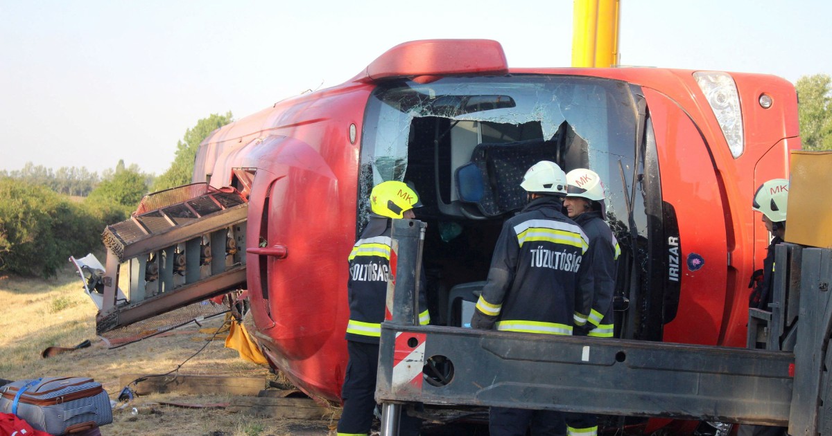 Twelve Dead as Polish Coach Crashes on Hungarian Highway