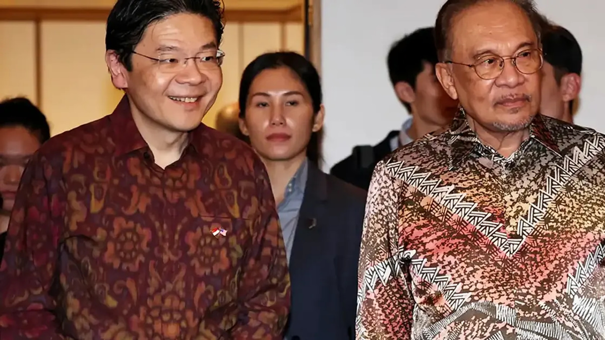 Anwar: No Plans to Seek Singapore PM's Help for Johor Election Voting