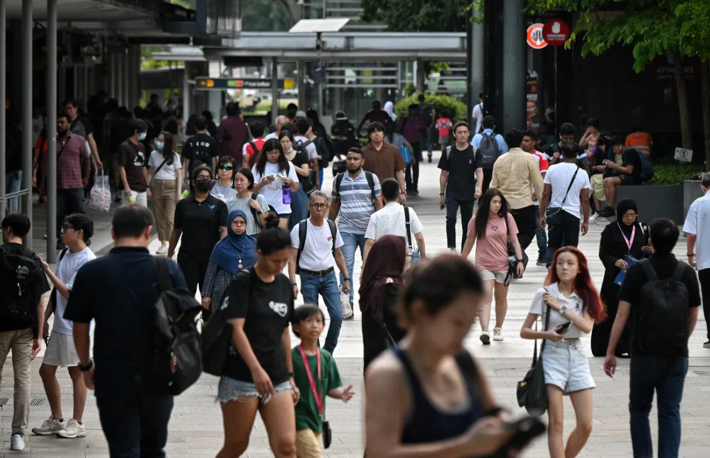 Singapore to distribute S$400-S$600 cash payments to 2.4 million residents starting September