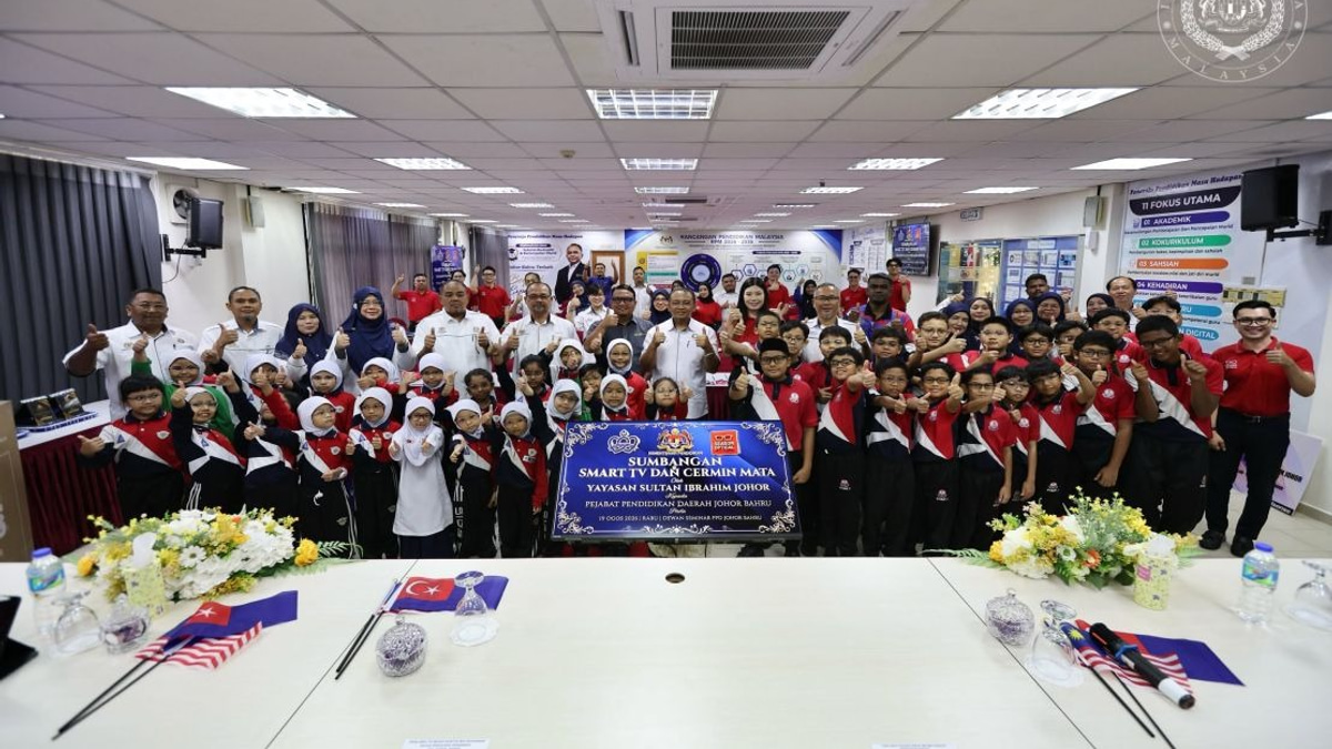 Johor Foundation Equips Schools with Smart TVs and Vision Screening Programme for 2,000 Students