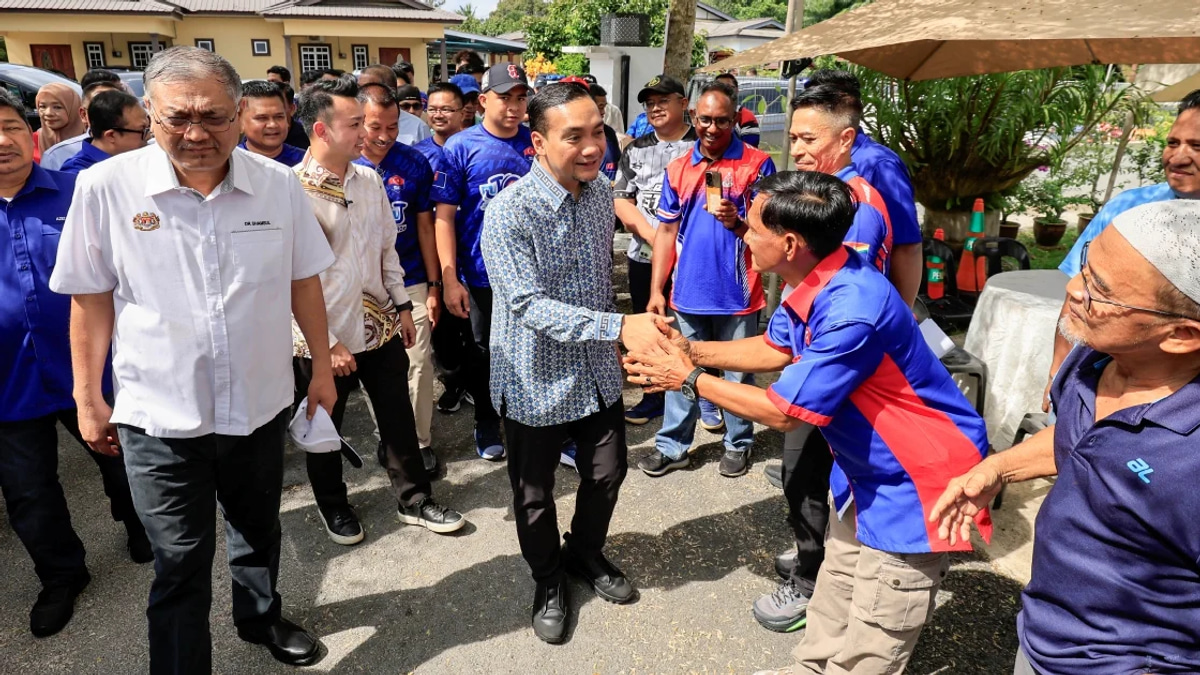 Onn Hafiz Says Pas Free to Chart Own Course as It Backs BN in Selected Races