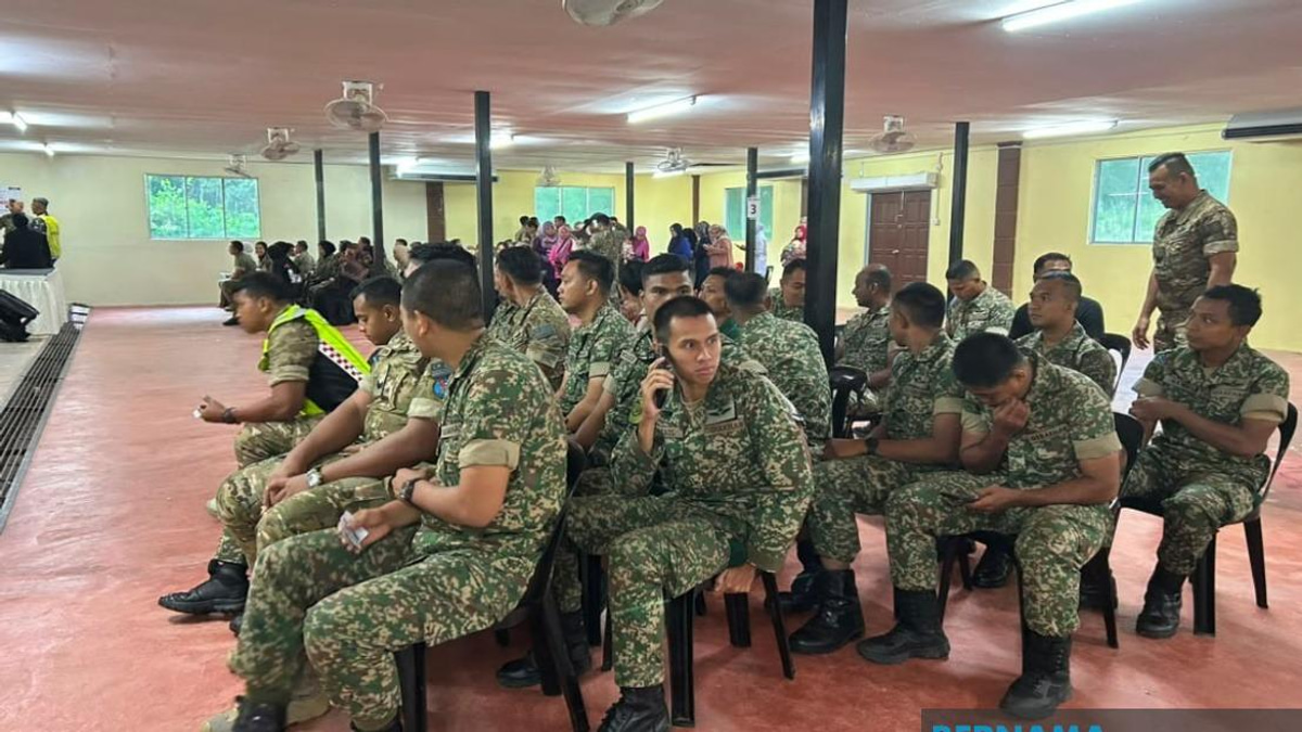 Johor election officials urge early voters to exercise democratic duty with integrity