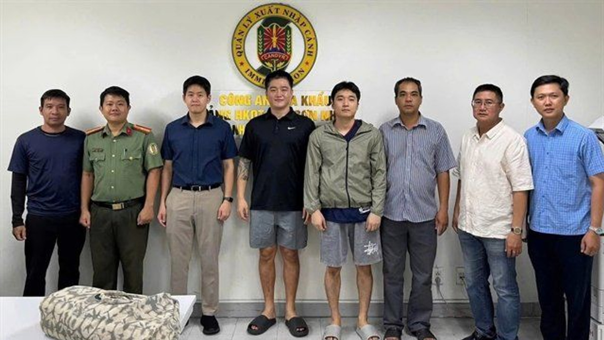 Vietnam Arrests and Extradites Four South Korean Fraud Suspects Wanted by Interpol