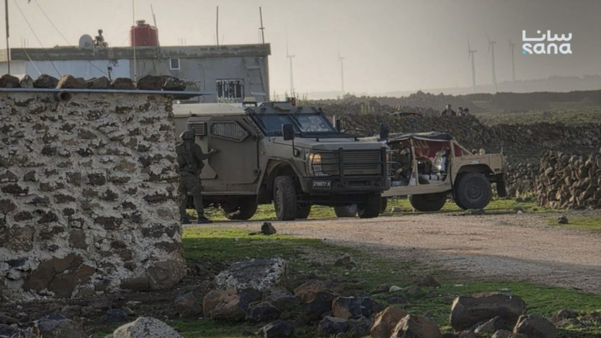 Israeli Military Vehicles Cross Into Syrian Quneitra Province