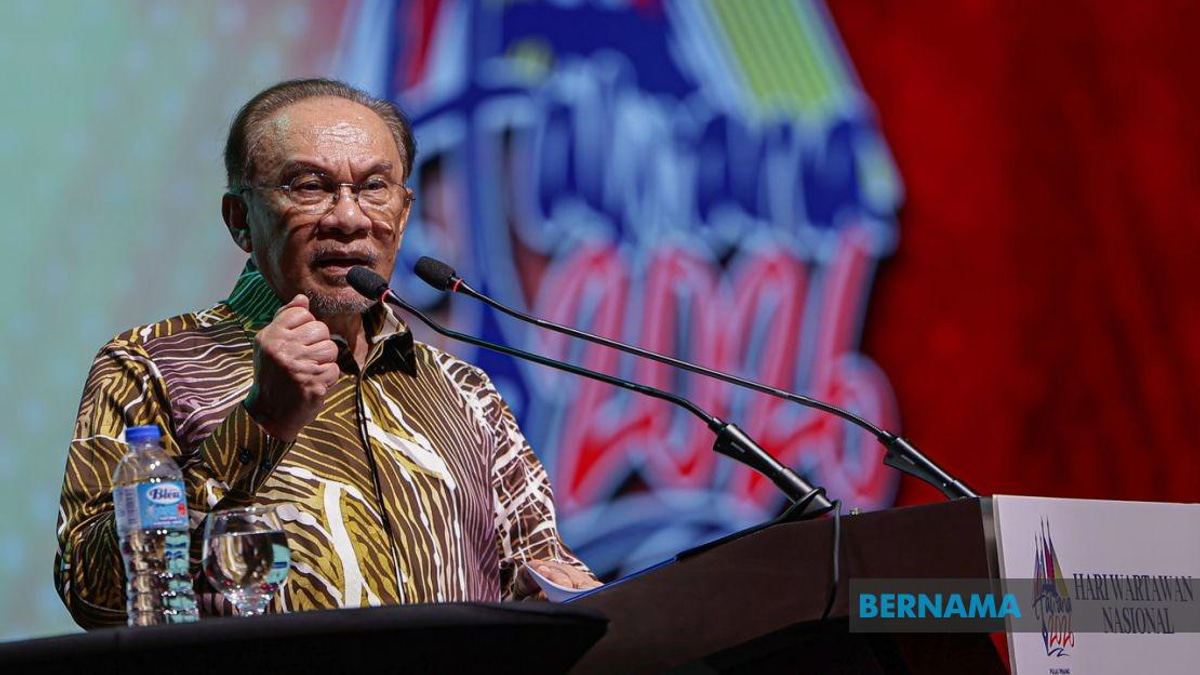 PM Anwar Endorses Nallini as MMC Chair to Restore Media Council's Public Trust