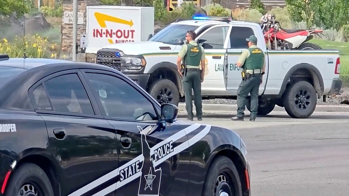 Three killed, seven wounded in shooting at Idaho In-N-Out restaurant