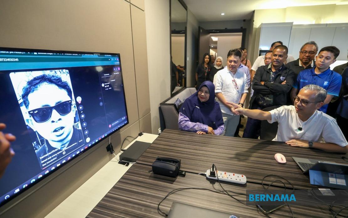 Fahmi Commends Bernama's Election Coverage Operations in Johor