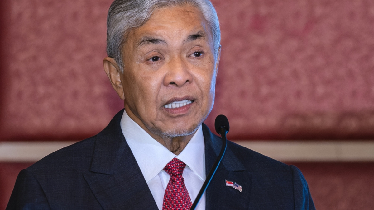 Umno chief Zahid denies formal pact with PAS over Negeri Sembilan, signals openness to shifting political alignments