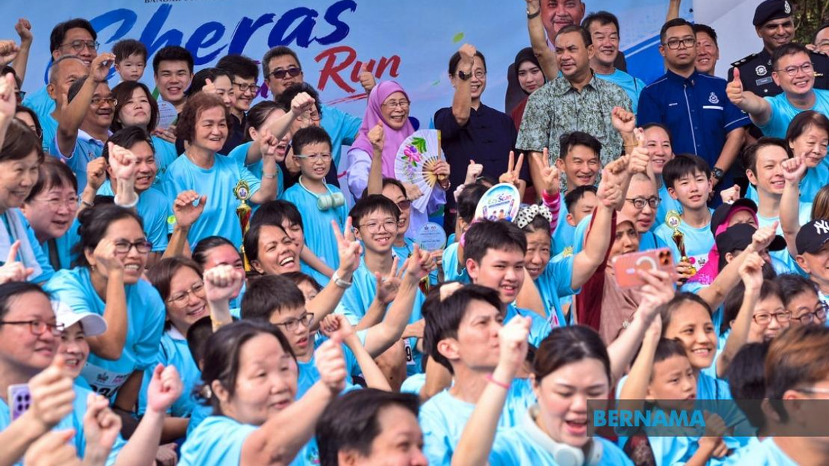 Malaysia's Ageing Population Demands Focus on Health Independence, Says Wan Azizah