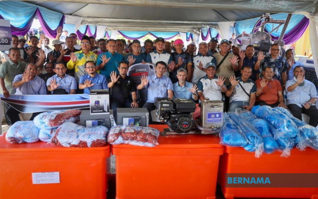 Government Invests RM10 Million in Fishermen Housing Amid Sector Transformation