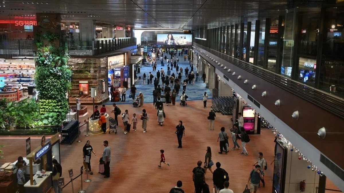 Airport Police Nab Two Foreign Nationals Over Perfume Thefts at Singapore's Changi Terminal
