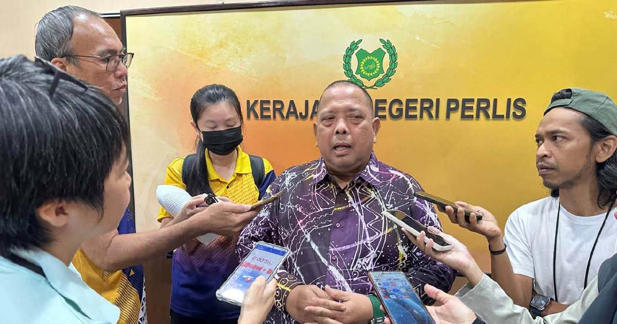 Perlis Chief Minister Dismisses Defection Talk Following Party Leadership Exit