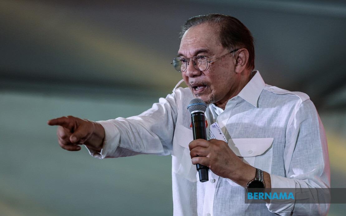 Anwar Defends Kedah Development Record Amid Sanusi Tensions