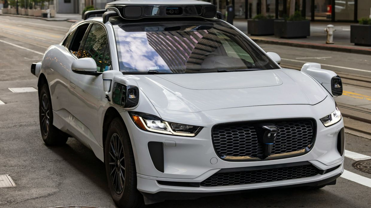 Robotaxi Safety Crisis: Emergency Services Face Dangerous Delays as Autonomous Vehicles Struggle with Real-World Chaos