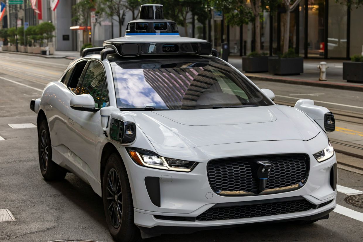 Robotaxi Safety Crisis: Emergency Services Face Dangerous Delays as Autonomous Vehicles Struggle with Real-World Chaos