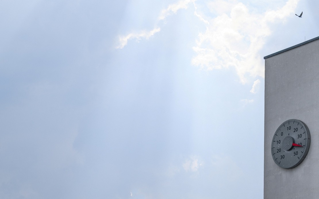 Heat Wave Death Toll Rises to 25 Across US as East Coast Faces Flooding Risk