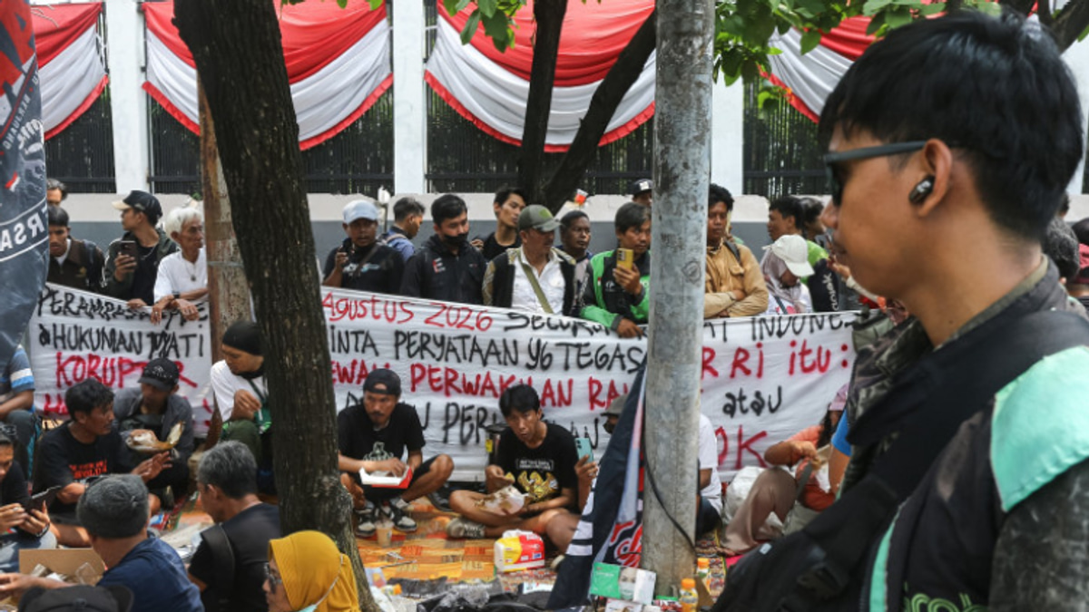 Jakarta swells with anti-corruption protests as lawmakers push asset forfeiture bill