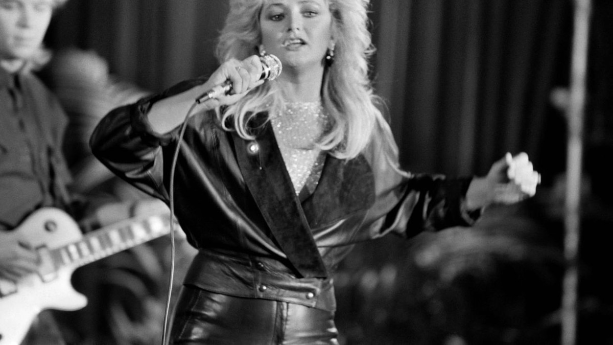 Bonnie Tyler, Voice of 'Total Eclipse of the Heart', Dies at 75