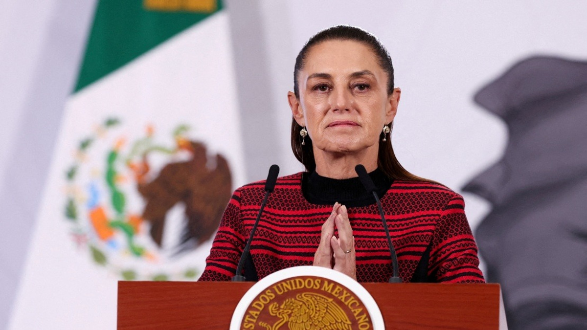 Mexican President Accepts Trump's Surprise World Cup Final Invitation Amid US Tensions
