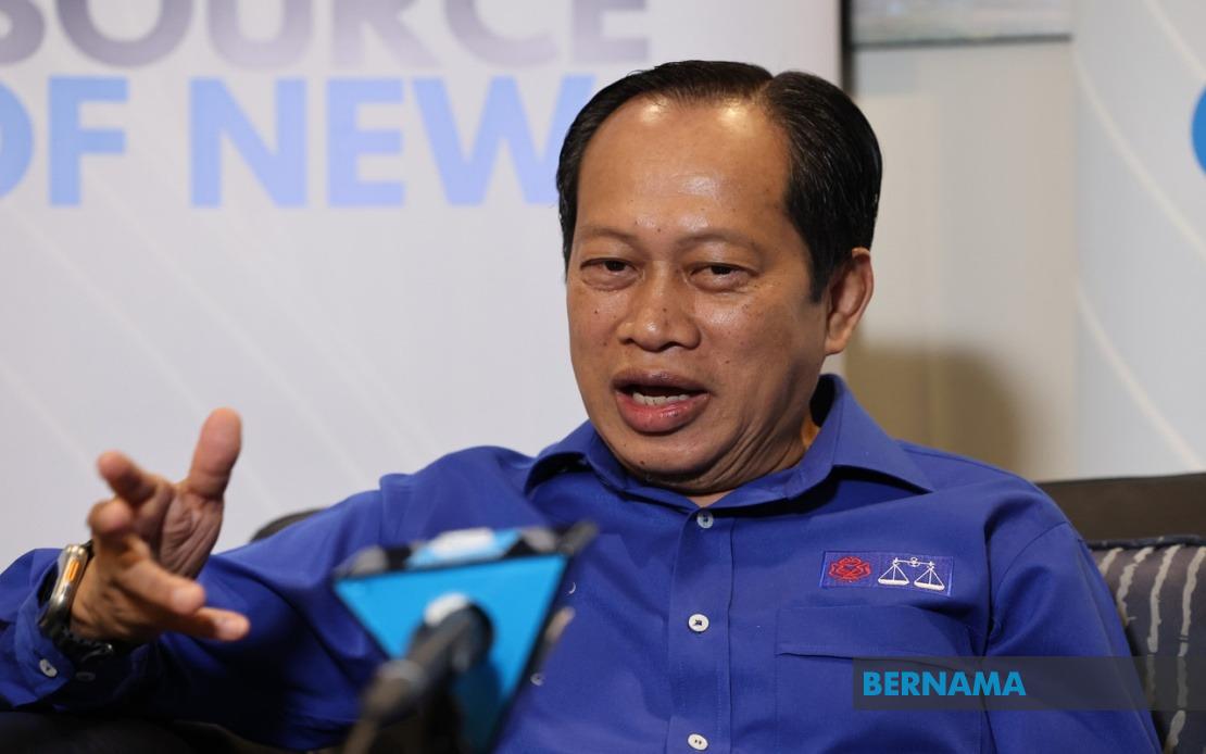 Road Upkeep Demands Unified Effort from Officials and Agencies, Says Ahmad Maslan