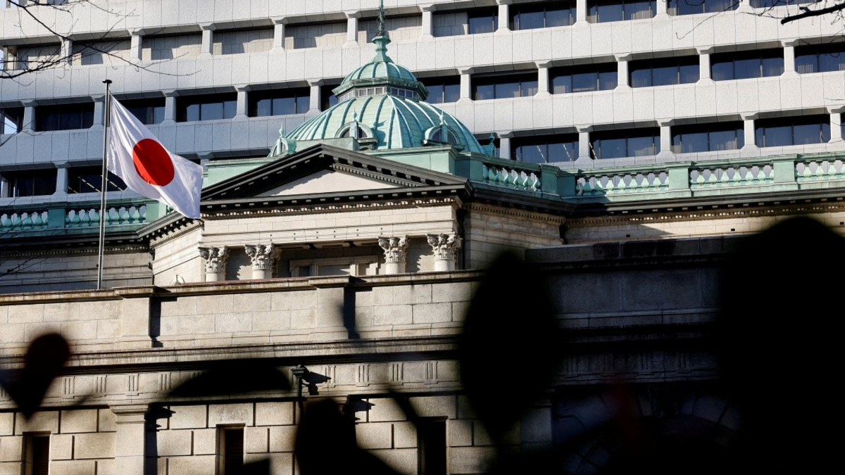 Japan's New Flag Desecration Law Reopens Global Debate on Patriotism Versus Free Speech