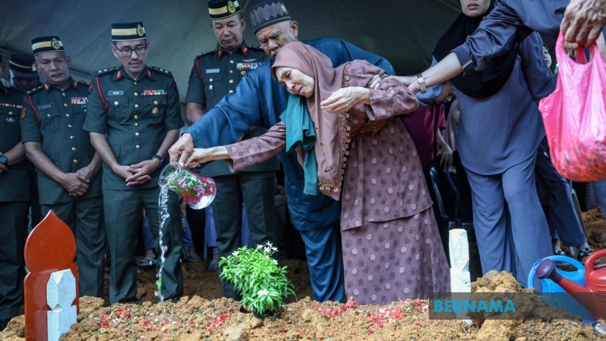 Private Siti Khadijah, 24, Laid to Rest Following Hobart Camp Training Accident