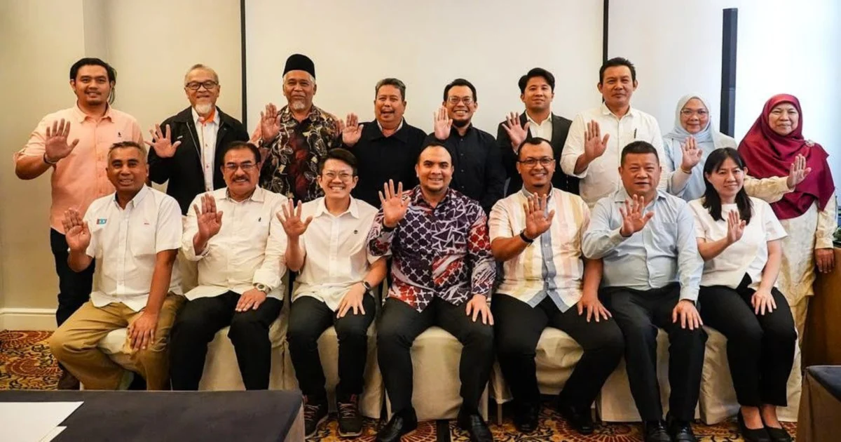 Anwar's Political Secretary Ahmad Farhan Fauzi Takes Helm of Pahang Pakatan Harapan