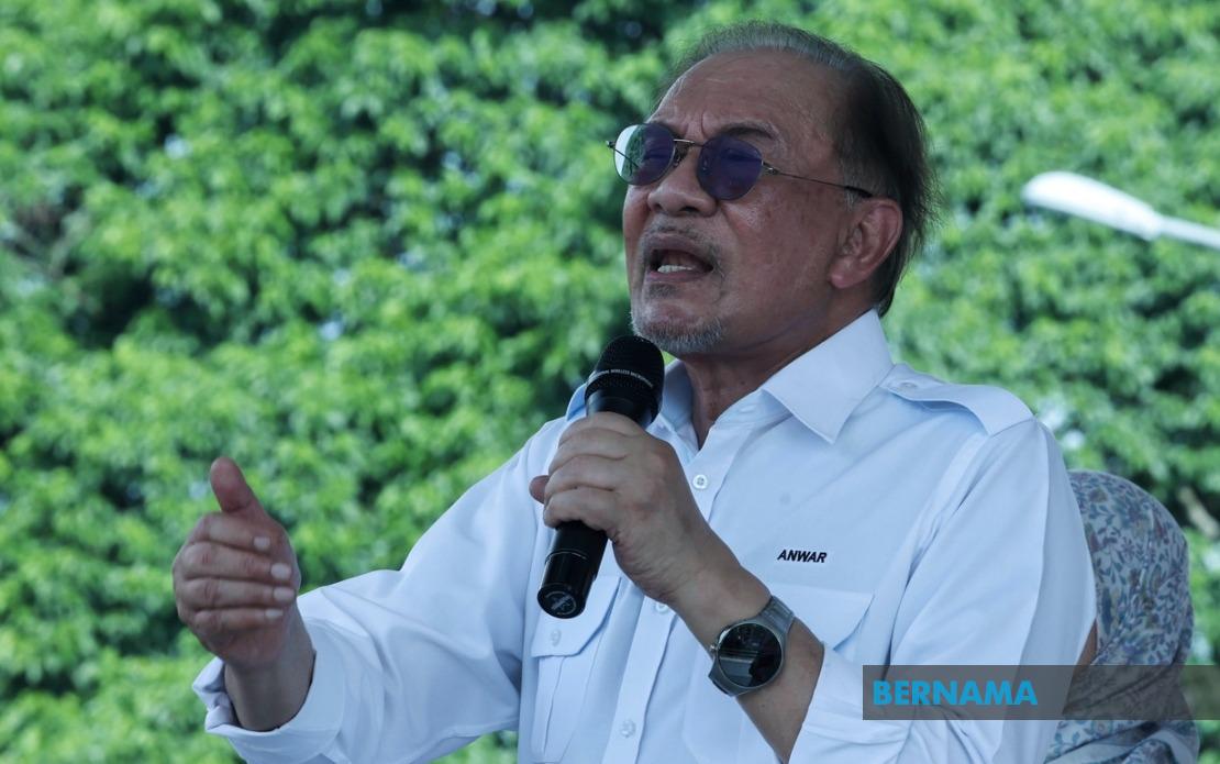 Government Accelerates Civil Servants' Housing Drive, Anwar Confirms
