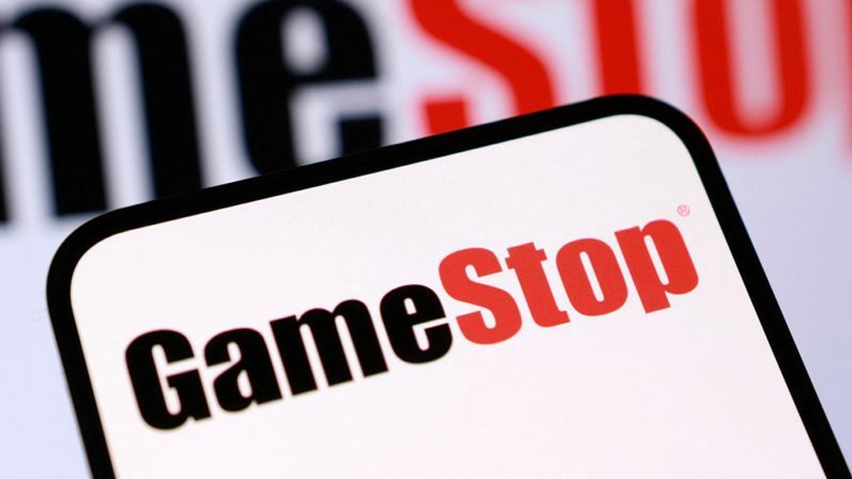 GameStop considers stepping back from eBay bid, exploring partnership instead