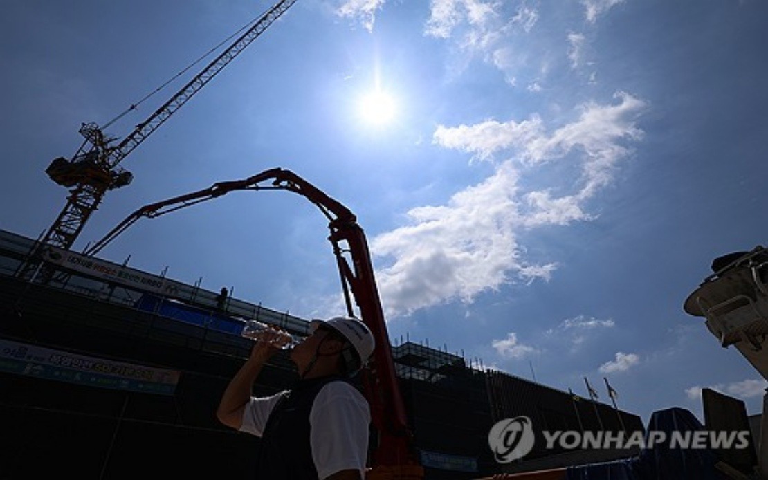 South Korea's Greater Seoul Region Swelters Under Unprecedented Heat Wave Emergency