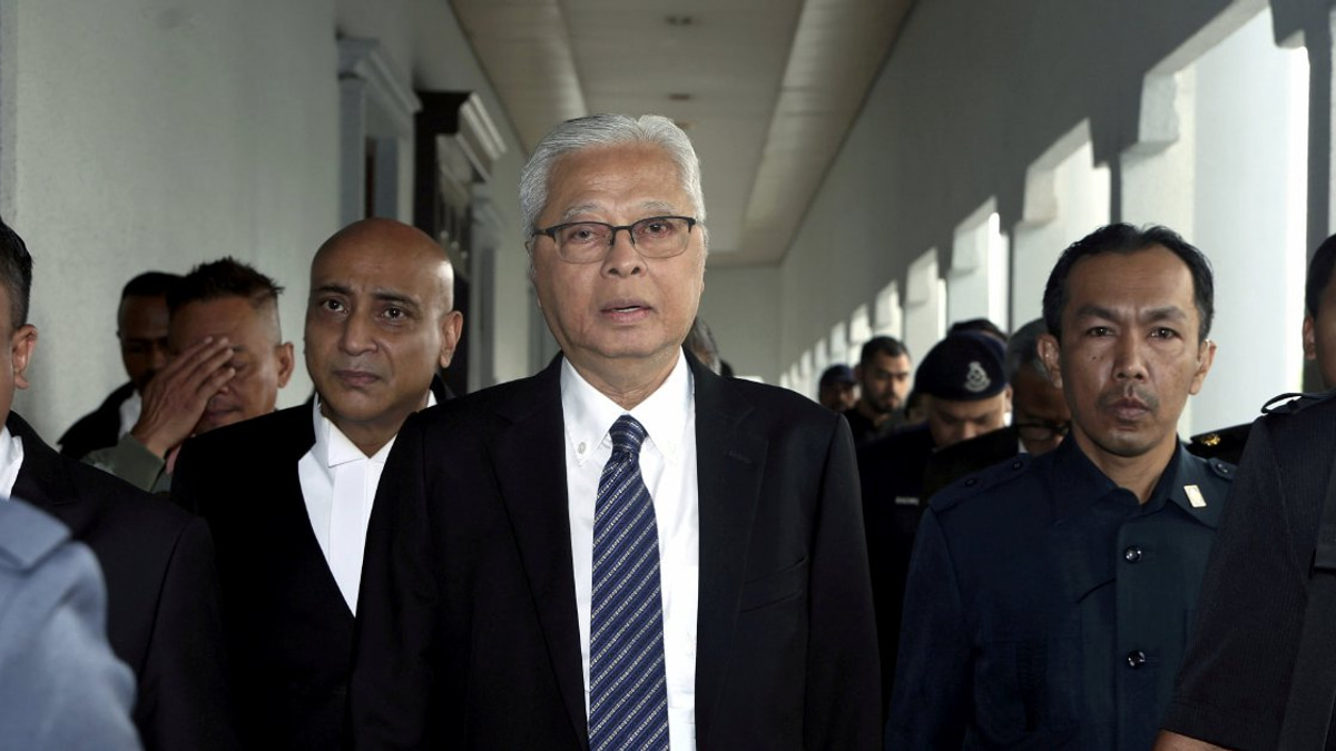 Lawyer Challenges Charge Against Ismail Sabri As 'Peculiar' Over Duplicative Legal Grounds